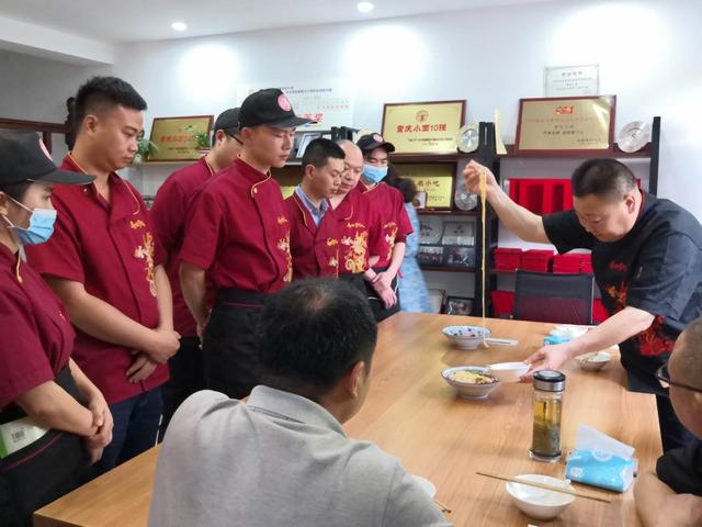 开面馆的经典方法，初创业开小面馆几点经验教训