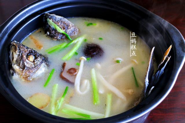 鲫鱼汤怎么炖才能好喝又有营养，炖鲫鱼汤掌握这6点