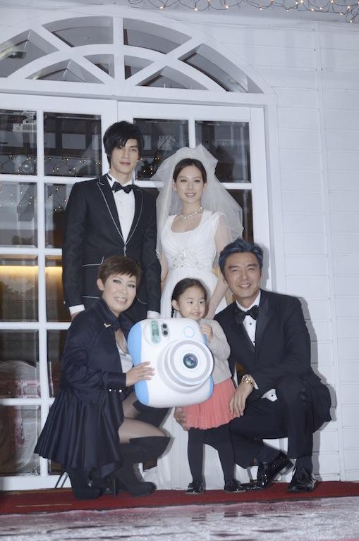 钟镇涛和女儿出嫁，67岁钟镇涛嫁女儿画面曝光