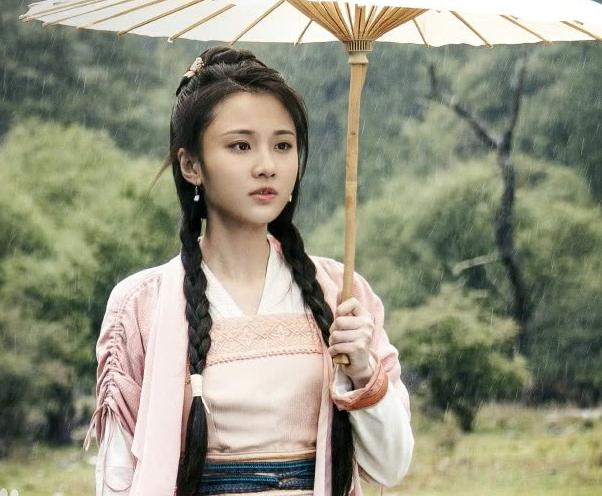 赵丽颖最近消息，有翡赵丽颖最新消息（剪短发穿“人鱼姬”礼服）
