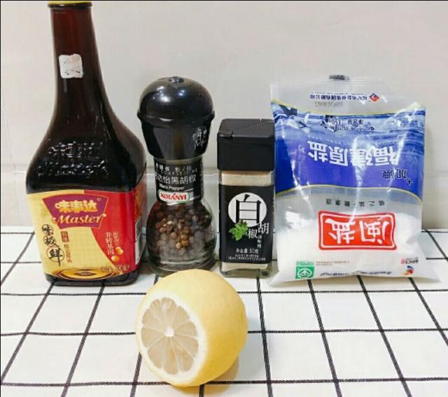 低脂肪高营养鸡肉蔬菜饼，好吃还能帮你掉秤的蔬菜鸡肉饼