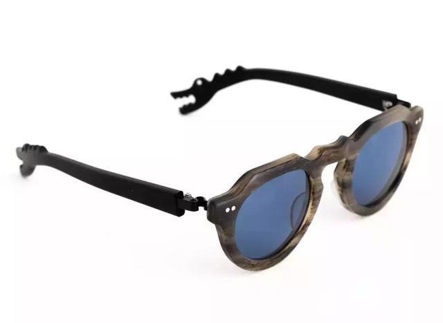 太阳镜怎么挑选，怎么选择适合自己的太阳镜（夏天开车阳光刺眼）