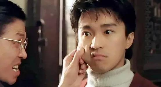 十大经典周星驰电影配角，周星驰曾为这20部影视剧跑龙套