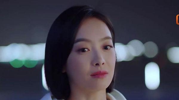 宋茜从31岁秒变回18岁少女，11岁北漂20岁闯韩32岁的宋茜扑倒小奶狗