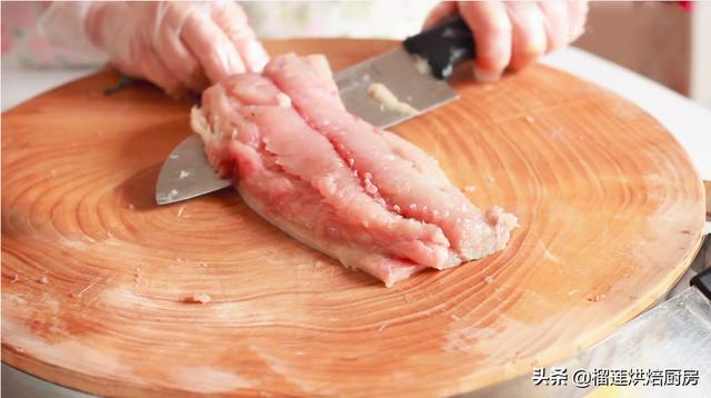 在家如何调好鲅鱼馅，鲜嫩多汁不腥也不腻