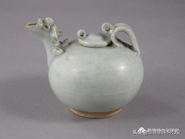 白瓷起源于什么时候的瓷器，瓷器釉彩的品种及其起源