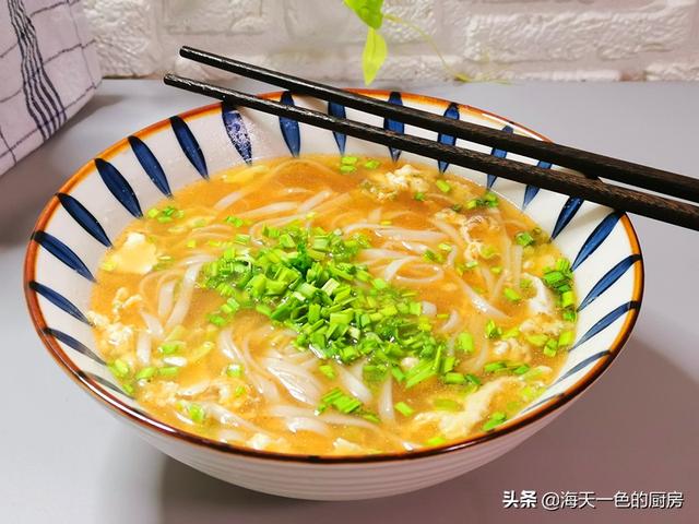 如何用最简单的食材做一碗面，煮碗面最省时间