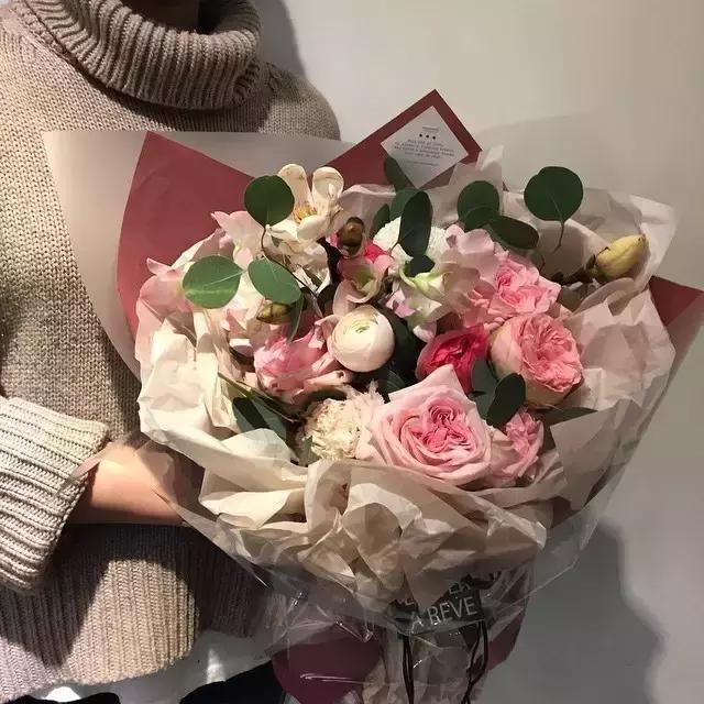 七夕祝福语送朋友请不要请不要问我七夕送多少朵玫瑰合适，自己看