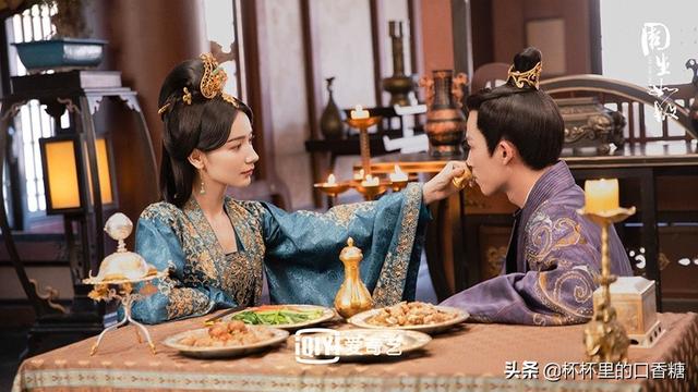 一生一世任嘉伦白鹿合照红底，任嘉伦帅气白鹿靓丽