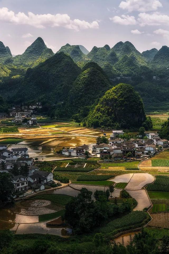 贵州兴义马岭河峡谷风景介绍，万峰成林峡谷飞瀑