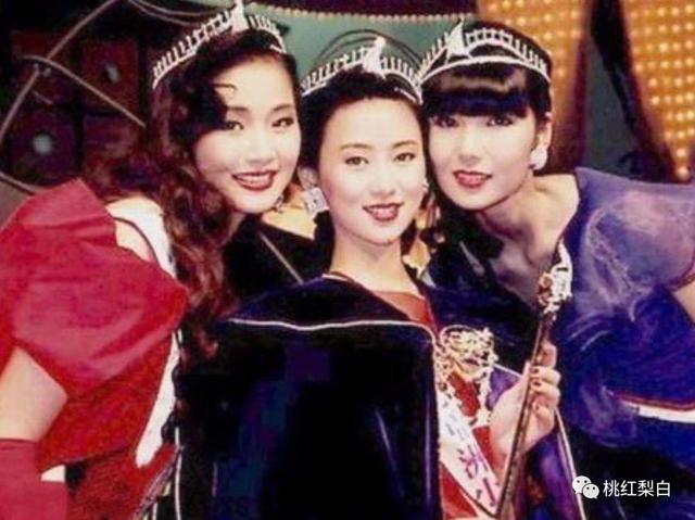 伍咏薇定居北京，从小服务员做到港圈