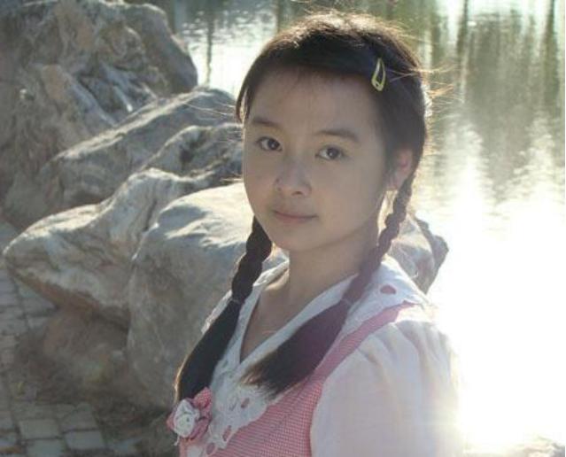 释小龙与杨丽晓关系，杨丽晓14岁把初恋给了释小龙