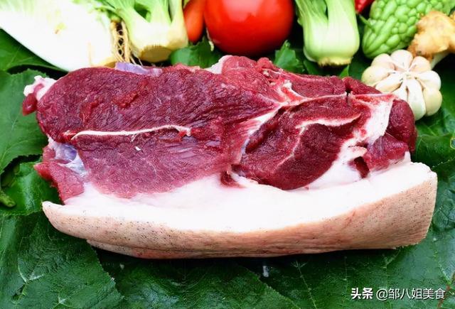 猪前腿肉好还是后腿肉好，买猪肉后腿肉好还是前腿肉好（选“前腿肉”还是“后腿肉”）