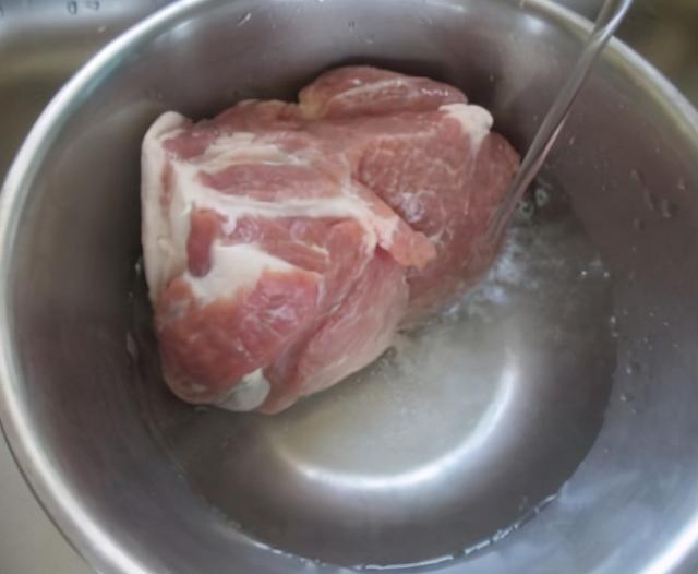 电饭锅做叉烧的方法，想吃叉烧不用买