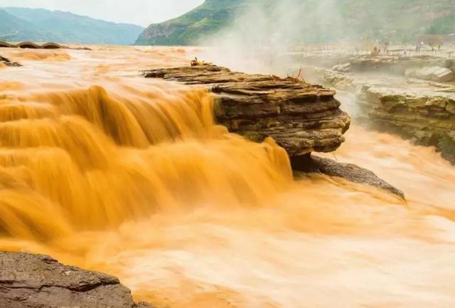 浪淘风簸自天涯诗句配图，九曲黄河万里沙
