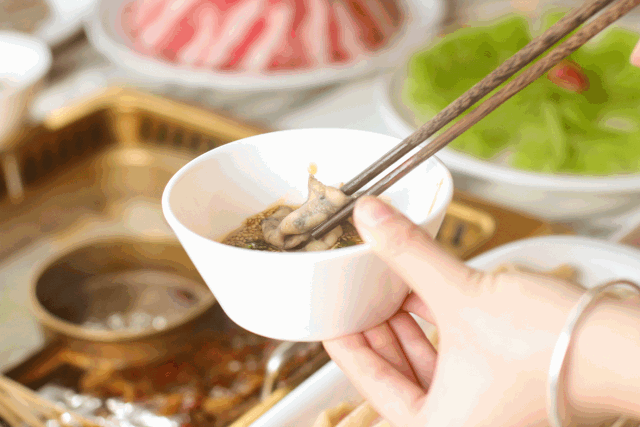 毛肚火锅煮多久，毛肚火锅煮几分钟又嫩又脆（“七上八下”涮毛肚能熟）