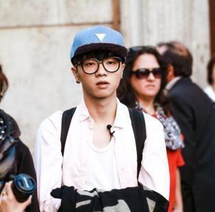 华晨宇女朋友是谁，华晨宇最早的女朋友（男方工作女方甜蜜跟随）