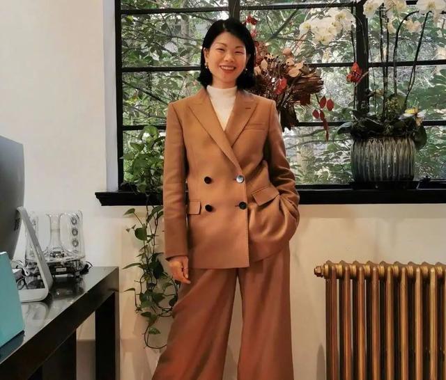 国际名模吕燕长了一张高级脸，最丑超模吕燕活成了豪门