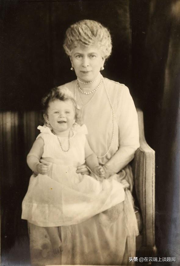 英国为何女人当女王，英国女王究竟做了什么