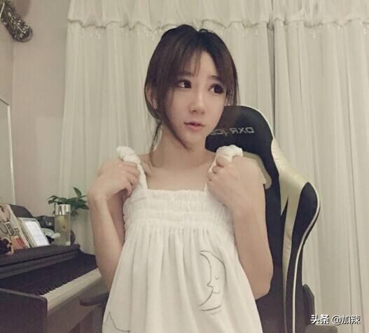 女主播忘关摄像头，近期女主播事件