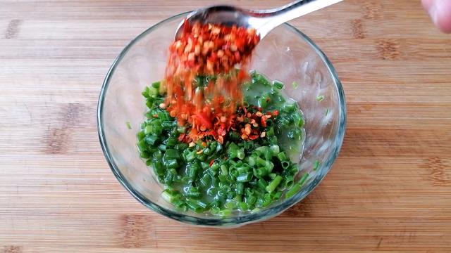 怎么做葱油花卷，葱香花卷怎么做最简单又好看（教你做好看又好吃的葱油花卷）