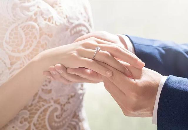 情人节の浪漫 – 13款女朋友礼物+14款男朋友礼物 送什么礼物给女朋友