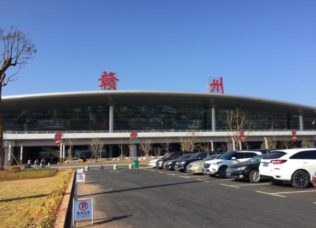 赣州市黄金国际机场已经通航32个国内城市1个国外城市，赣州市黄金国际机场已经通航32个国内城市1个国外城市