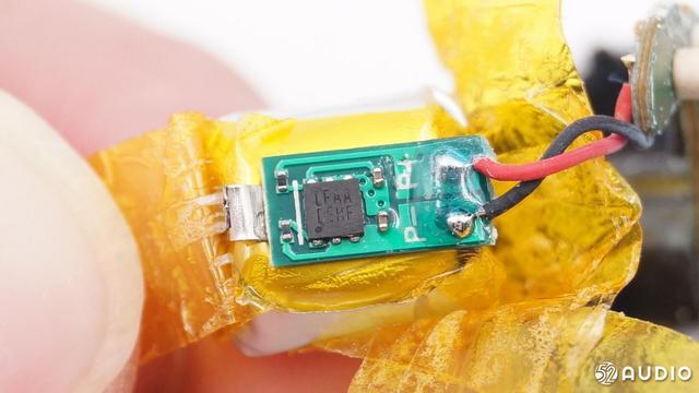 摩托罗拉蓝牙耳机vervebuds，13款采用超聚电池的TWS耳机拆解汇总