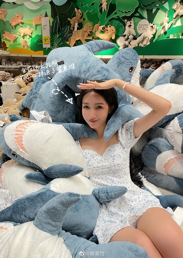 都竹美曝光吴亦凡，都美竹再曝超多吴亦凡黑料