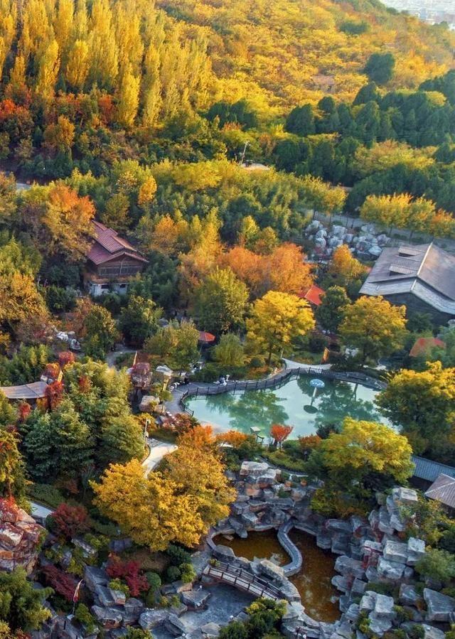 仙坛山温泉小镇，古兜山温泉美景