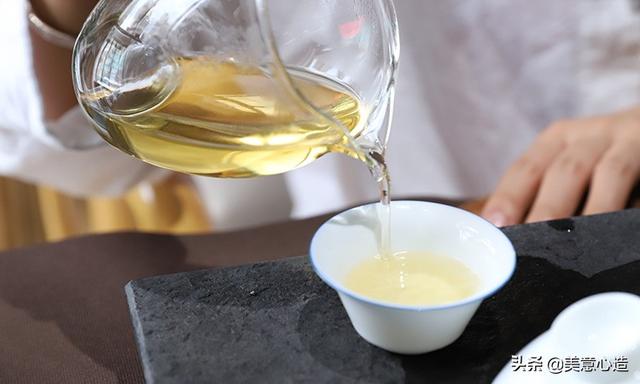 泡茶的水怎么掌握温度，那各类茶品水温在多少呢
