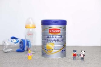 伊利金领冠幼儿配方奶粉，伊利金领冠婴儿奶粉一段配方表