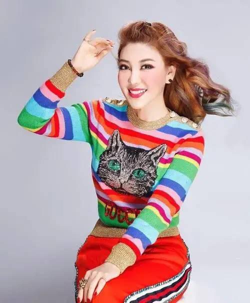 乌兰图雅套马杆让我听见，真真假假套马杆