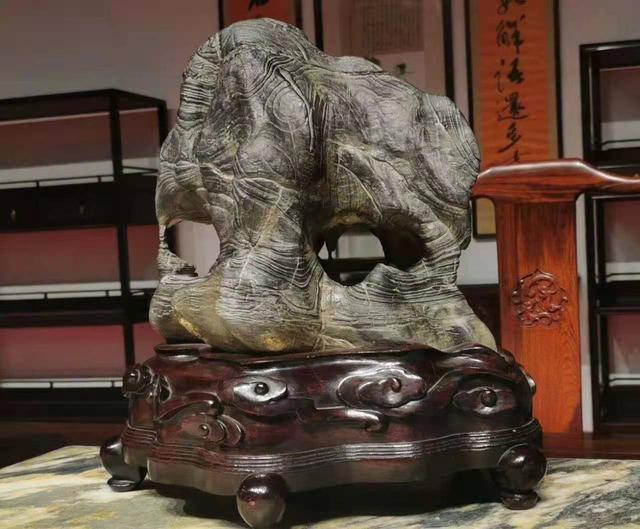 乌石是什么石头，乌石有甲纹石