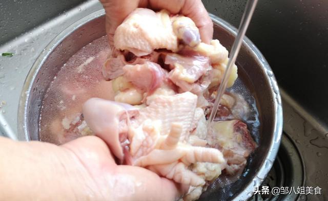 炖鸡怎么炖最好吃又不柴，炖鸡时多做两步