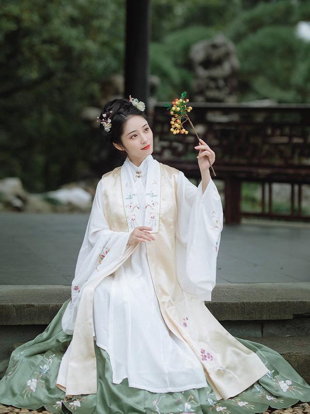 汉服里面明制有哪些主要特征，各个朝代的代表性汉服