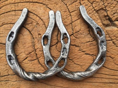 三种颜色的灵符，欧美文化中的迷信以及常见的幸运符