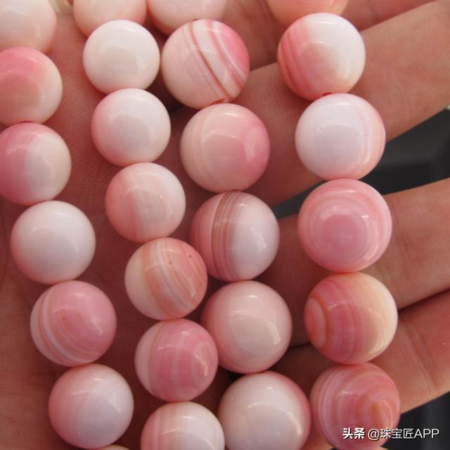 女王贝是什么宝石，贝壳首饰的颜色（珠宝首饰、钟表类目管理规则丨鸿石）