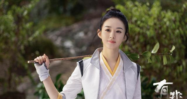赵丽颖最近消息，有翡赵丽颖最新消息（剪短发穿“人鱼姬”礼服）