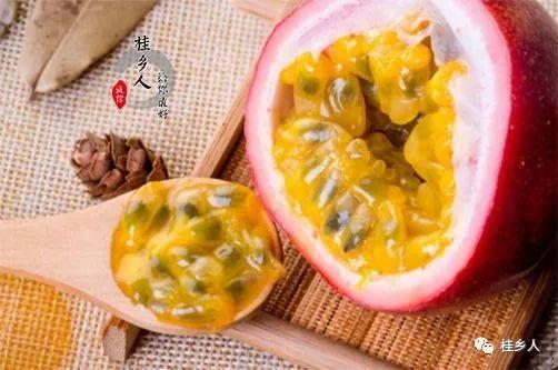 百香果怎么泡水喝，百香果怎么泡水喝步骤（教你自制消暑清凉茶）