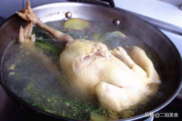 炖鸡汤用什么鸡，炖鸡汤应该怎么挑母鸡