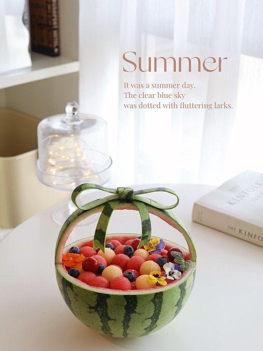 和夏天配一脸的西瓜篮子，西瓜好看的水果拼盘