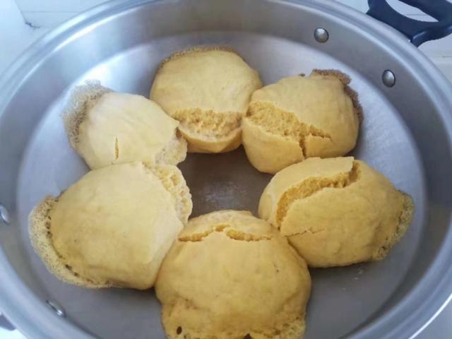 玉米面贴饼的做法大全，玉米面贴饼这样做真好吃