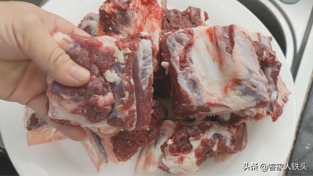 牛排怎么烧好吃，你知道的牛排这样做才好吃（牛排鲜嫩入味不塞牙）