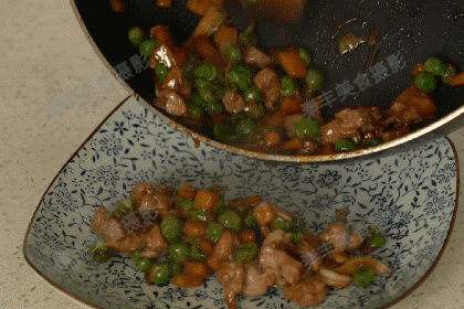 大青豆炒肉怎么做好吃，肉末炒青豆要想好吃不变色