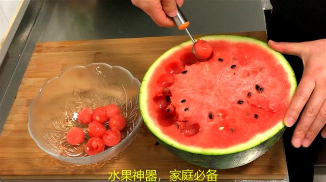 切西瓜怎么切好看，西瓜如何切更好吃又好看（切西瓜别用老一套了）