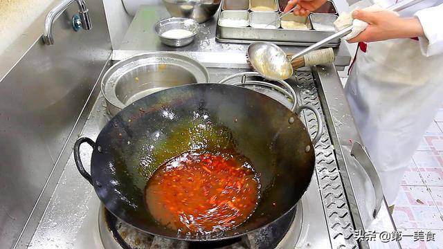水煮肉片正宗做法，美味又好吃的水煮肉片教程（舌尖火辣比毛血旺过瘾）