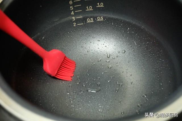 电饭煲蛋糕配方，电饭锅蛋糕最简单做法懒人