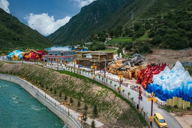 格鲁派的四大寺院，藏传佛教著名寺院盘点