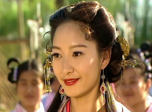 李莫愁有什么绯闻，“李莫愁”雪梨的火辣情史